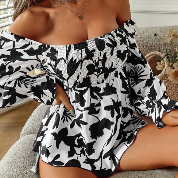 Bellanblue Tops - Boho Floral Print Off Shoulder Ruffle Sleeve Blouse